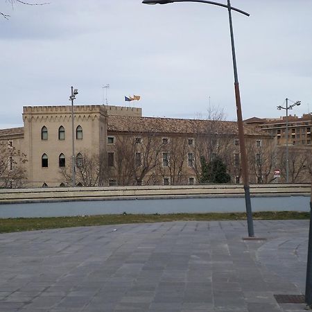 Pension Lacasta Zaragoza Bagian luar foto
