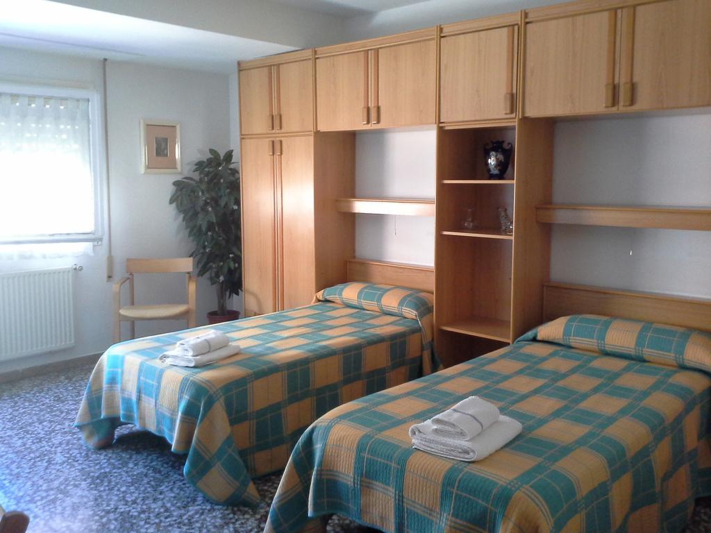 Pension Lacasta Zaragoza Bagian luar foto